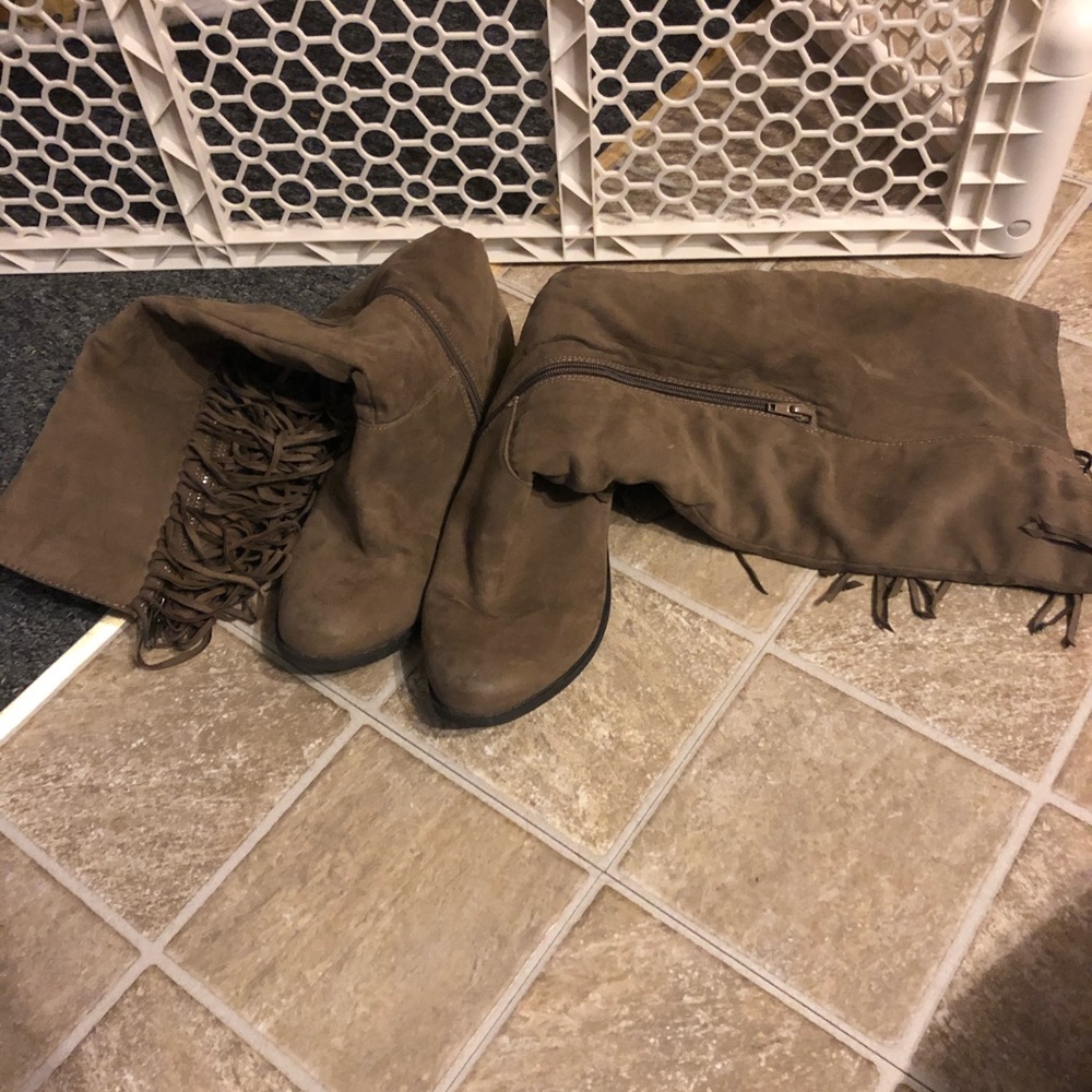 Boots - Picture 2 of 2